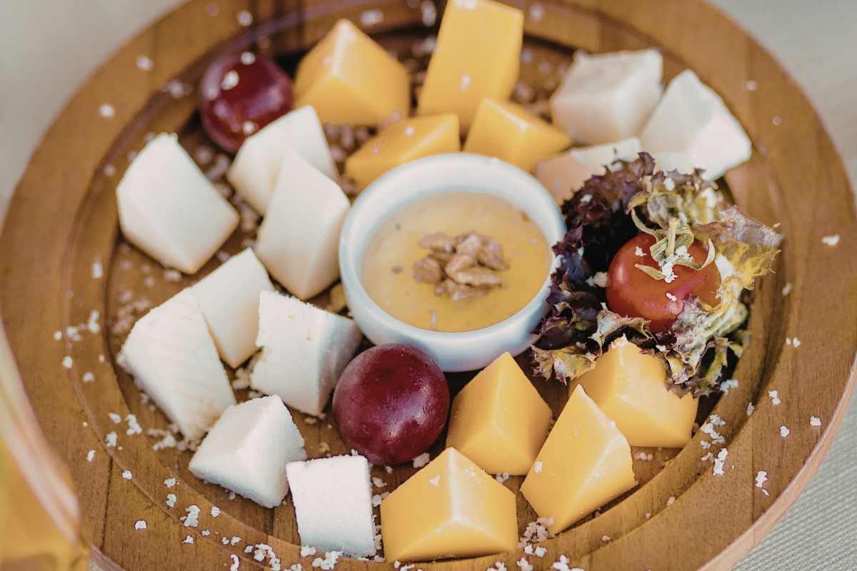 Cottage Cheese with Fruit or Veggies